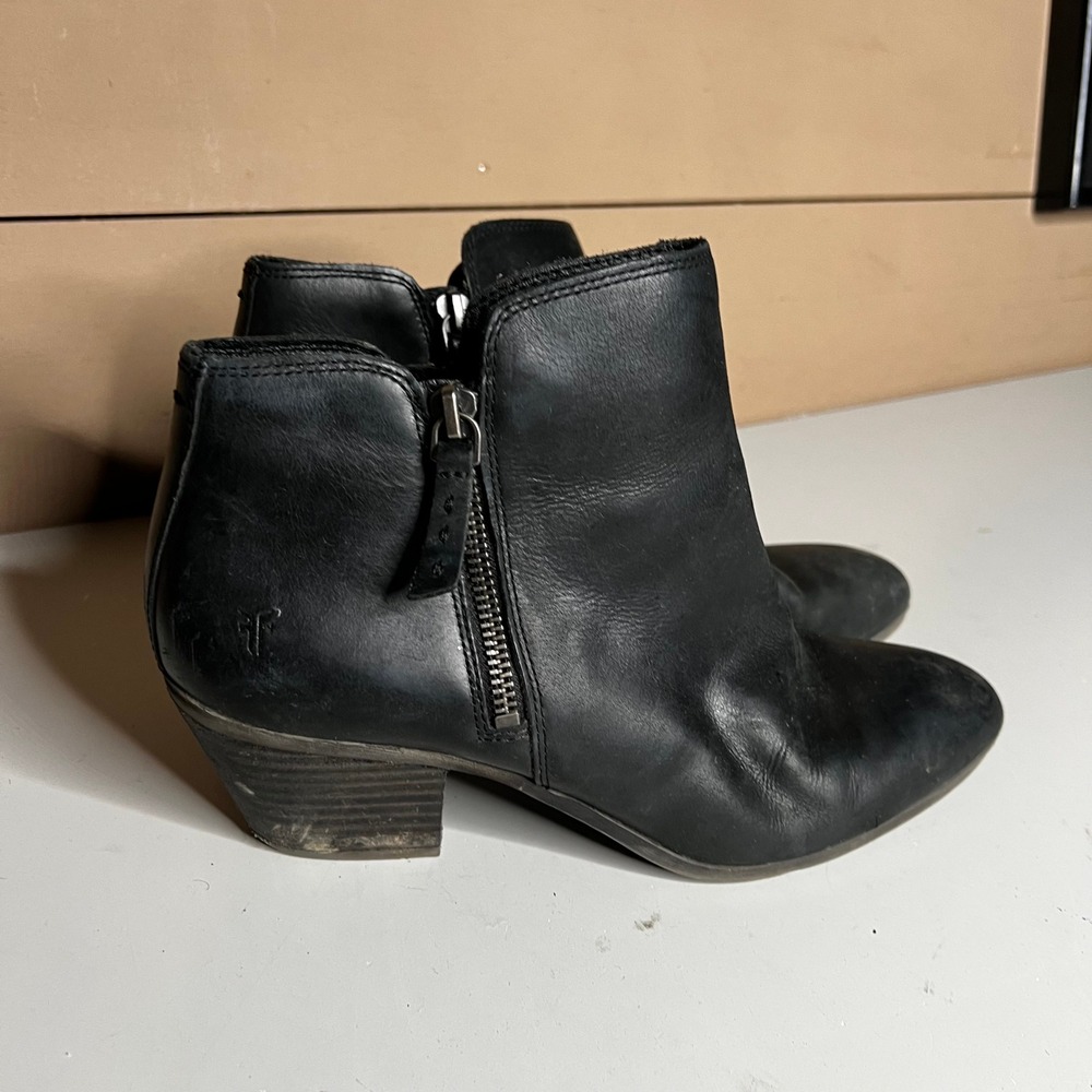 Frye Judith Double Zip Black Leather Ankle Boots FR40838-BLAC Womens 9M
